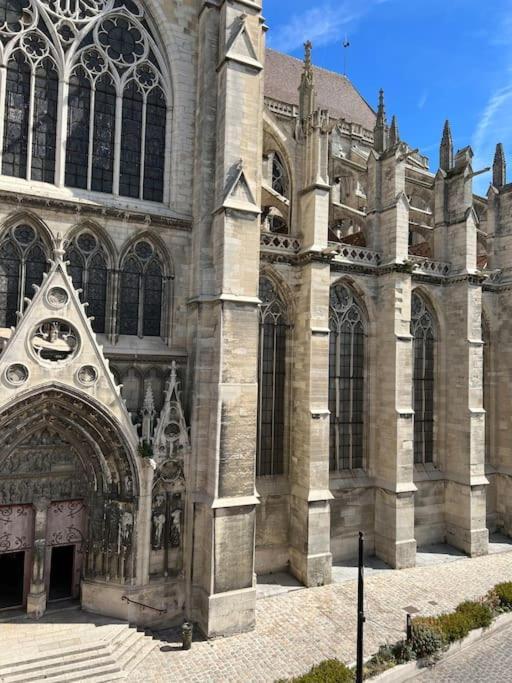Appartement Vue Cathedrale- Centre Ville Meaux-Gare-Disney المظهر الخارجي الصورة